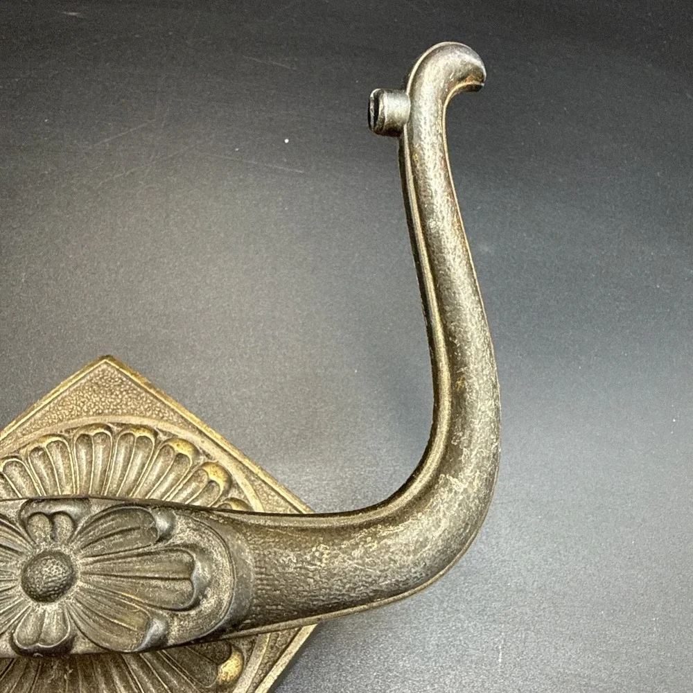 Vintage American Tack & Hardware Co. 1974 Metal Toilet Paper Holder (as Is)